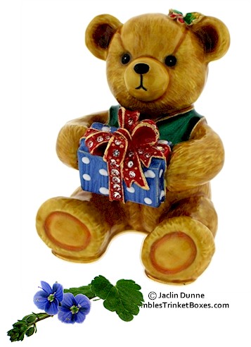 Gift Bears on Trinket Box Item  Eb 3708 Holly Teddy Bear With Gift Box